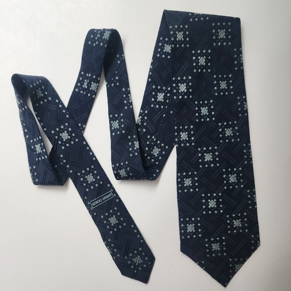 Vintage Giorgio Armani Cravatte Blue 100% Silk Tie Made In Italy EUC - Picture 3 of 9